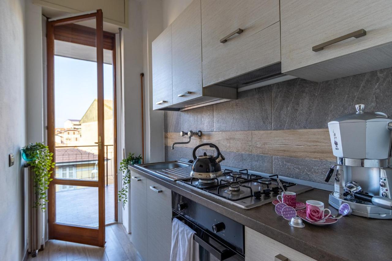 Blue Wave Apartment Arona - Lago Maggiore المظهر الخارجي الصورة