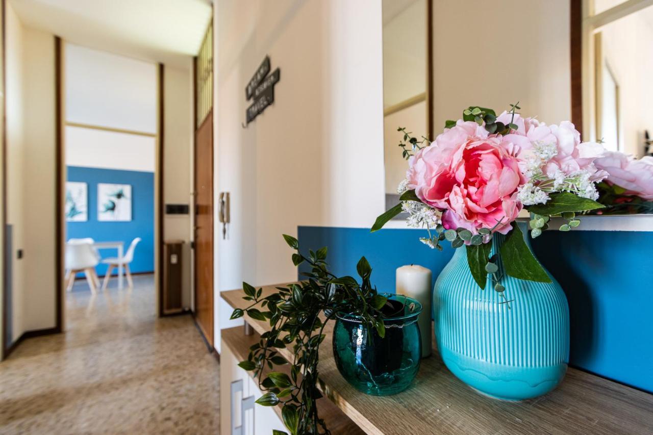 Blue Wave Apartment Arona - Lago Maggiore المظهر الخارجي الصورة