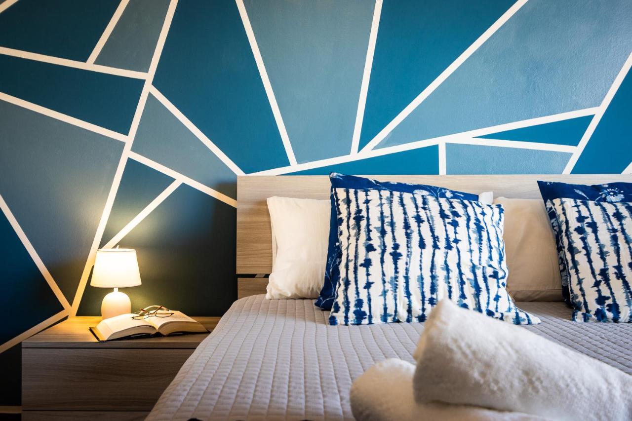 Blue Wave Apartment Arona - Lago Maggiore المظهر الخارجي الصورة