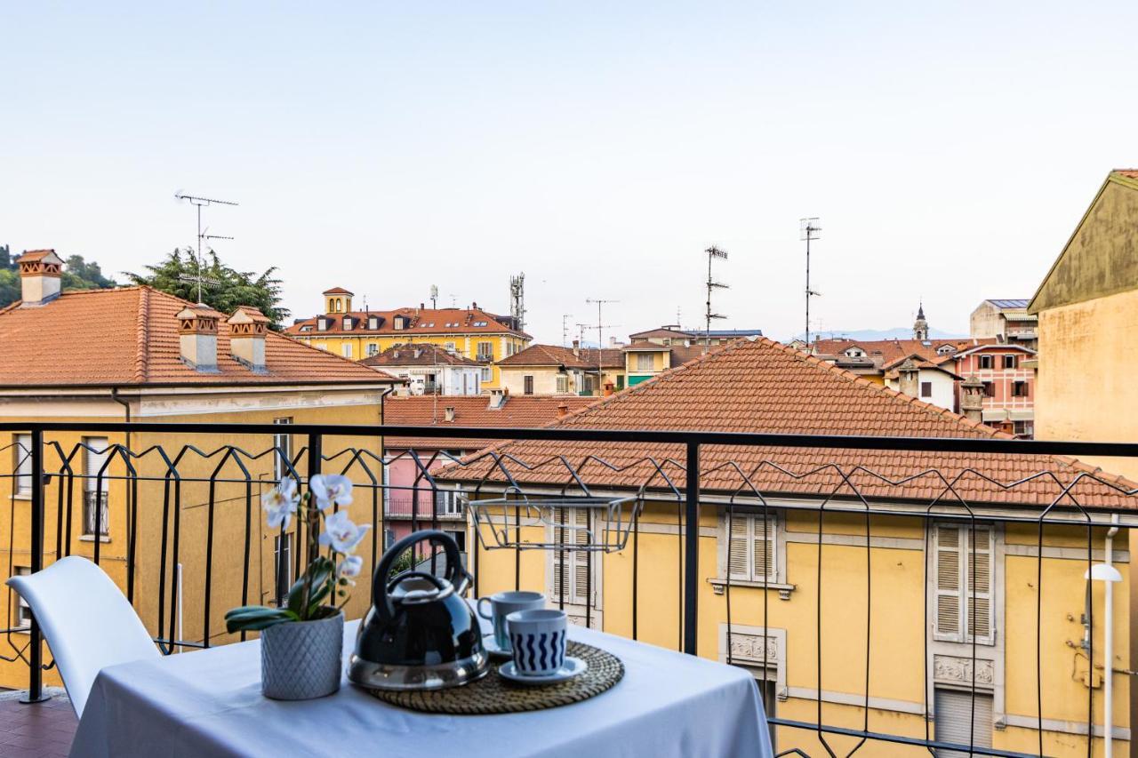 Blue Wave Apartment Arona - Lago Maggiore المظهر الخارجي الصورة
