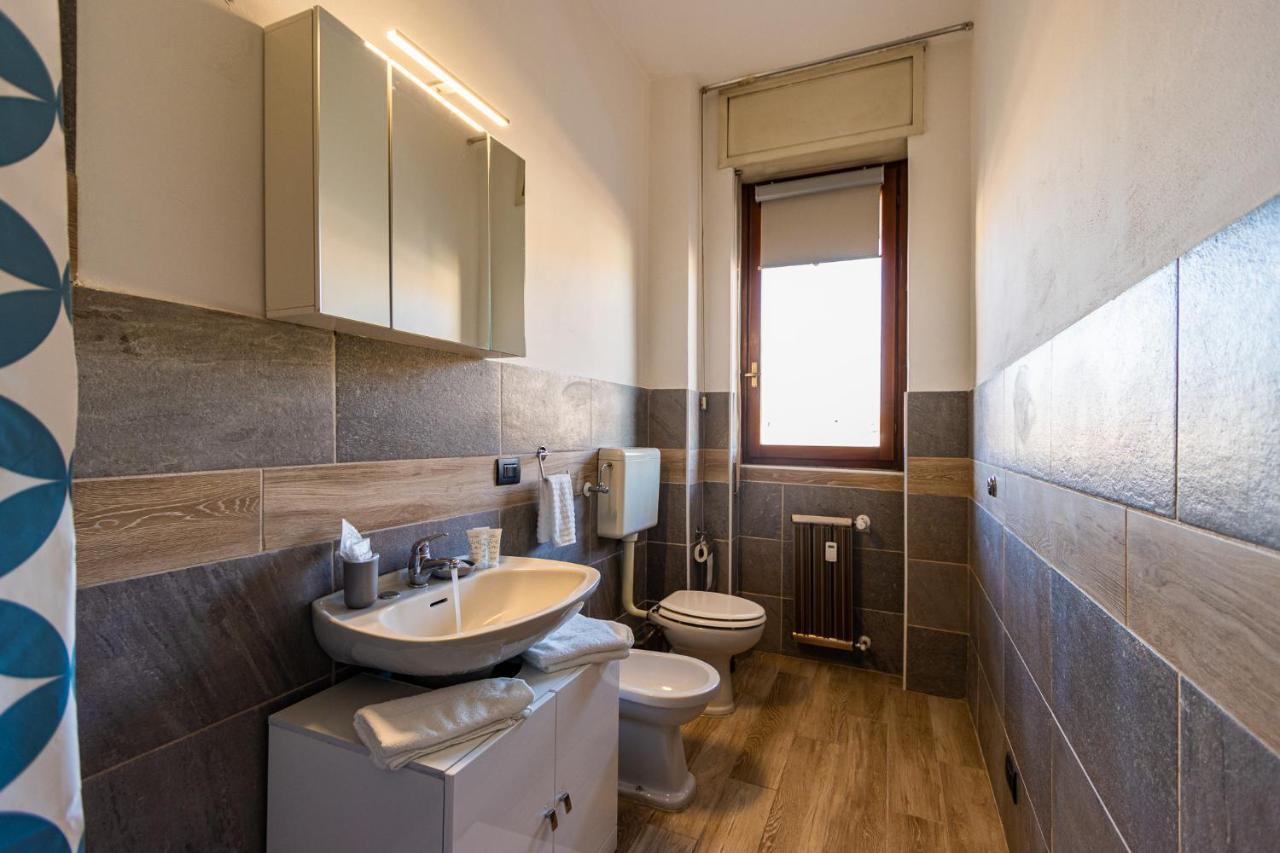 Blue Wave Apartment Arona - Lago Maggiore المظهر الخارجي الصورة