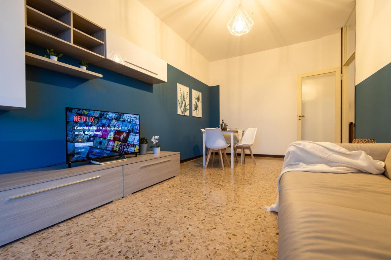 Blue Wave Apartment Arona - Lago Maggiore المظهر الخارجي الصورة